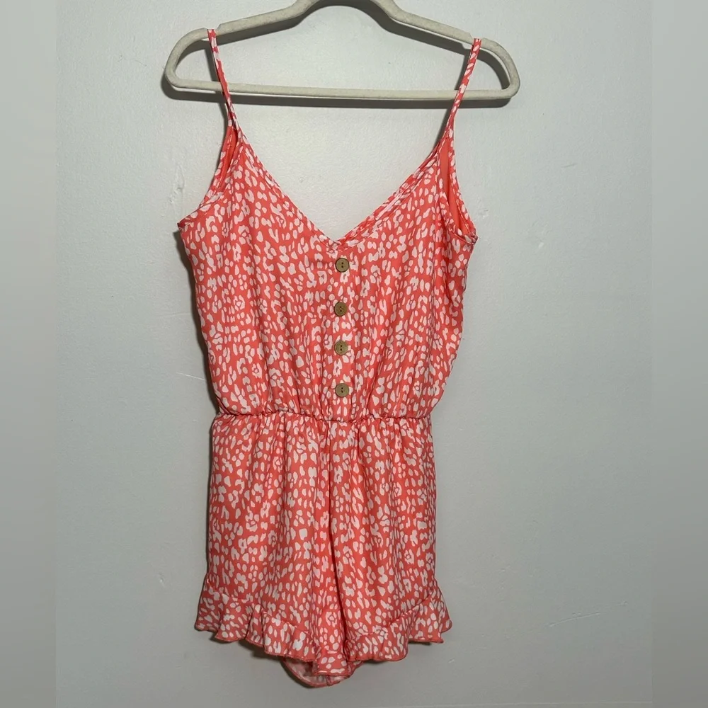 Pink Lily Women's S Sleeveless Coral Leopard V-Neck Ruffle Hem Romper | SKU 0488